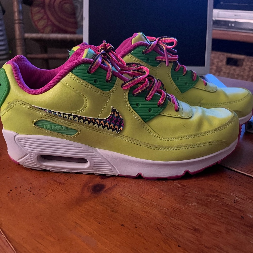 Nike Neon Aid Max